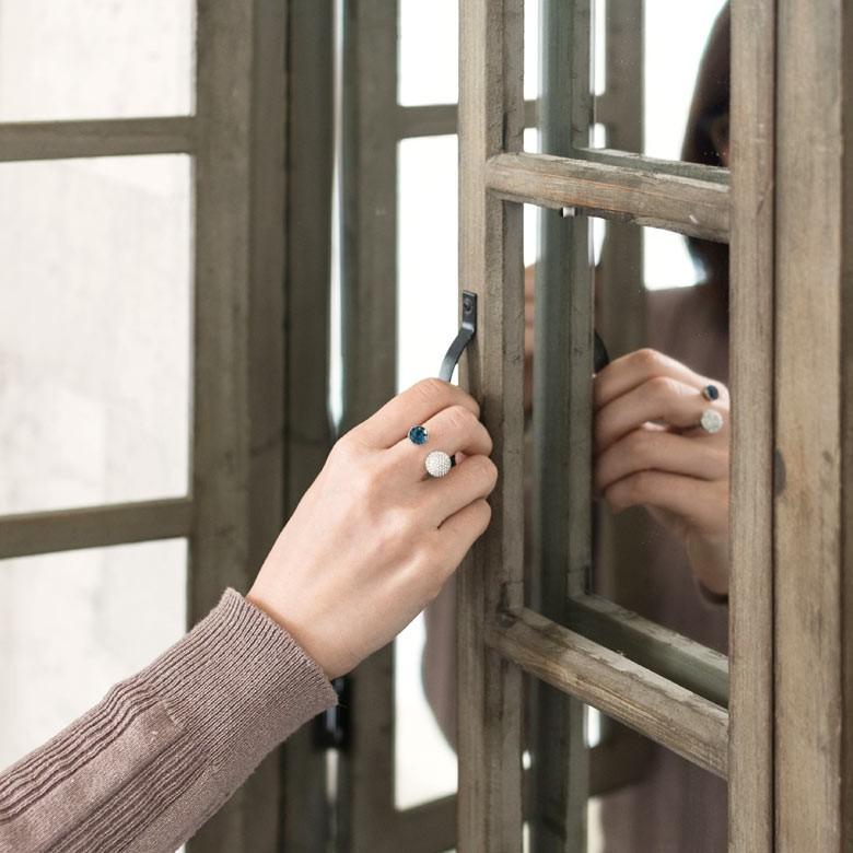 ミラー 鏡 壁掛け ウォールミラー 窓風 扉付き アンティーク調 ミラー 鏡 壁掛け ウォールミラー 窓風 扉付き アンティーク調
