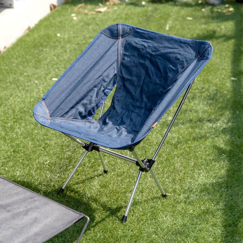 アウトドアチェア イス 椅子 ガーデンチェア コンパクト 簡単組立式 ネイビー 収納バッグ付き 背もたれ付き アルミ 91412 | ブランド登録なし