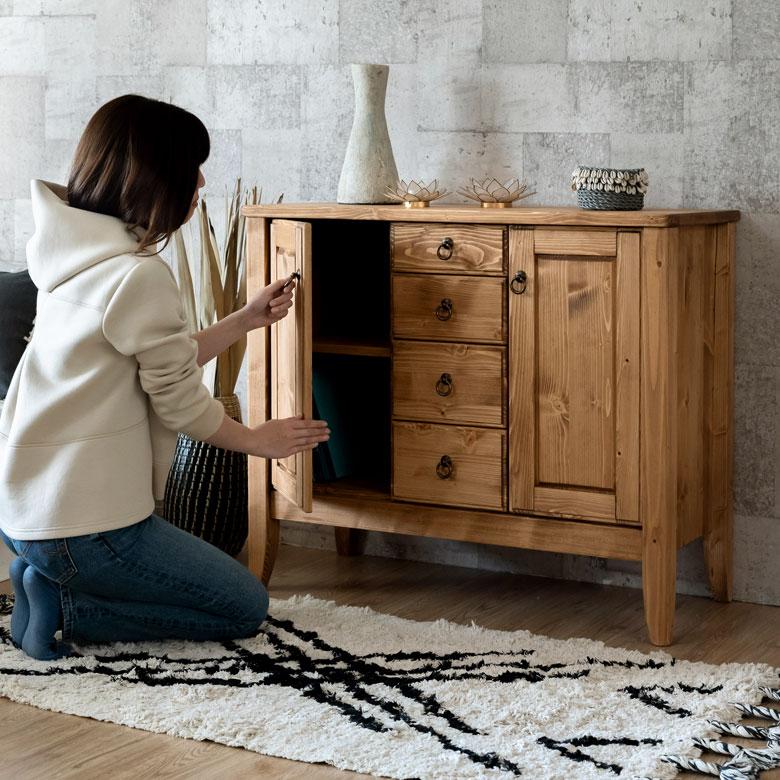 サイドボード 木製 引出し付き リビングボード 収納 天然木 ウッド パイン 引出し４杯 稼働棚 ナチュラル カントリー アンティーク調 リビング 91475 | ブランド登録なし | 15
