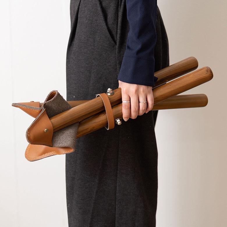 フォールディング スツール 収納袋付 折り畳み 本革 天然木 レザー 椅子 イス 座面高 38cm  家具 インテリア チェア コンパクト ハンティング 西海岸風 91582 | 東谷 | 06
