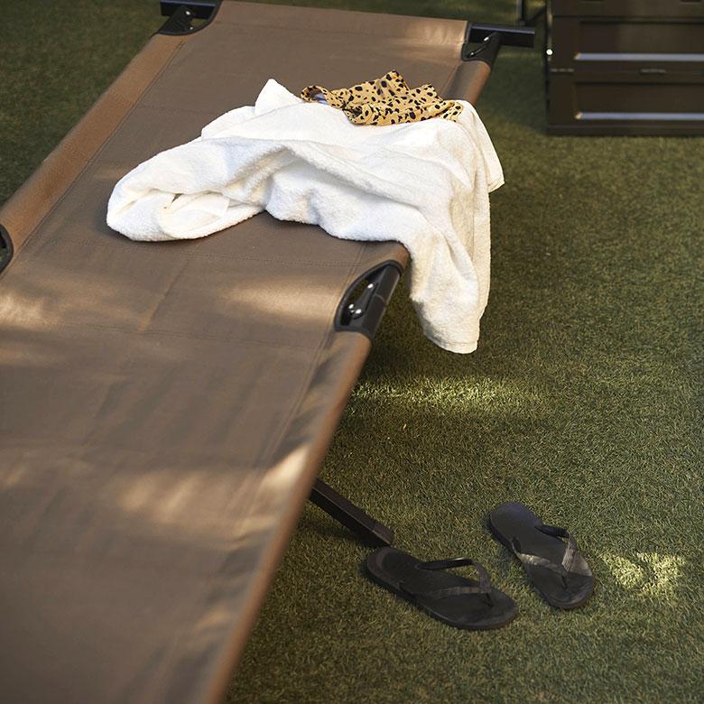 フォールディング チェア ベンチ ベッド 収納袋付 コット アルミ W 190cm  D 72.5cm H 43cm  アウトドア 2人掛け コンパクト キャンプ 屋外 室外 西海岸 91616 | 東谷 | 08