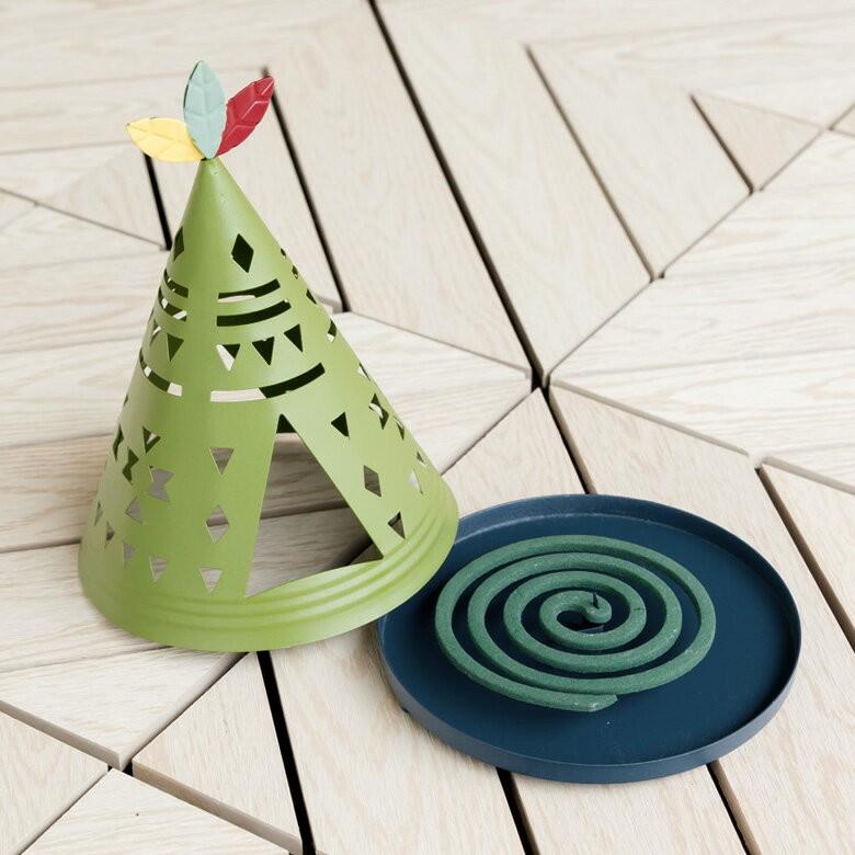 蚊取り線香ホルダー 蚊取り線香立て 蚊取り線香入れ ティピースタンド おしゃれ アイアン蚊遣り 蚊取り線香 蚊遣り 蚊やり アウトドア かわいい 三角形 92029 | ブランド登録なし | 02