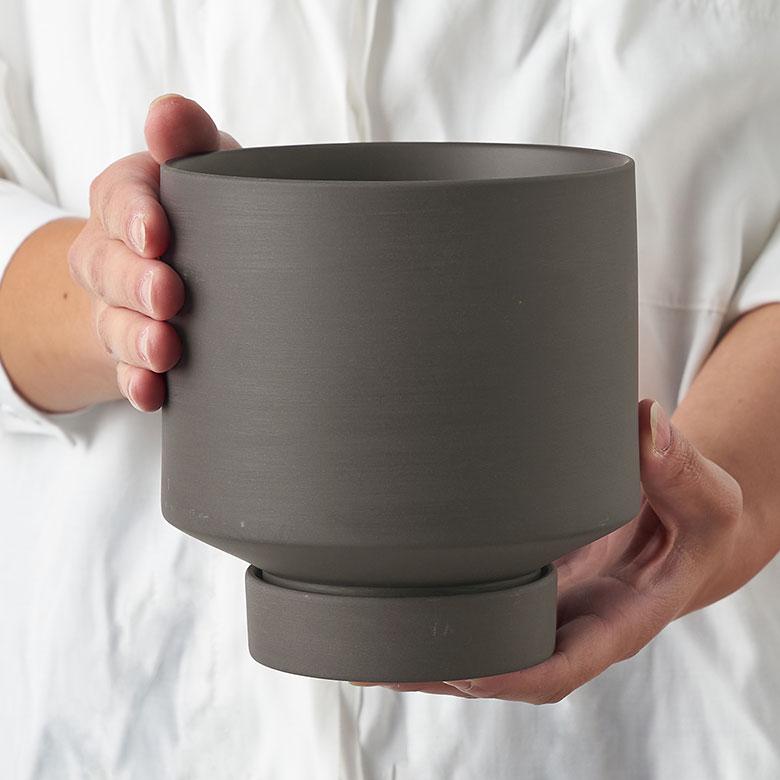 植木 鉢 陶器 マット 4号 受皿 底穴あり 小型 ハイタイプ 直径 約 13.5cm 高さ 14cm 花 観葉 多肉 プランター カバー おしゃれ 北欧 カフェ 雑貨 西海岸 94032 | ブランド登録なし | 13