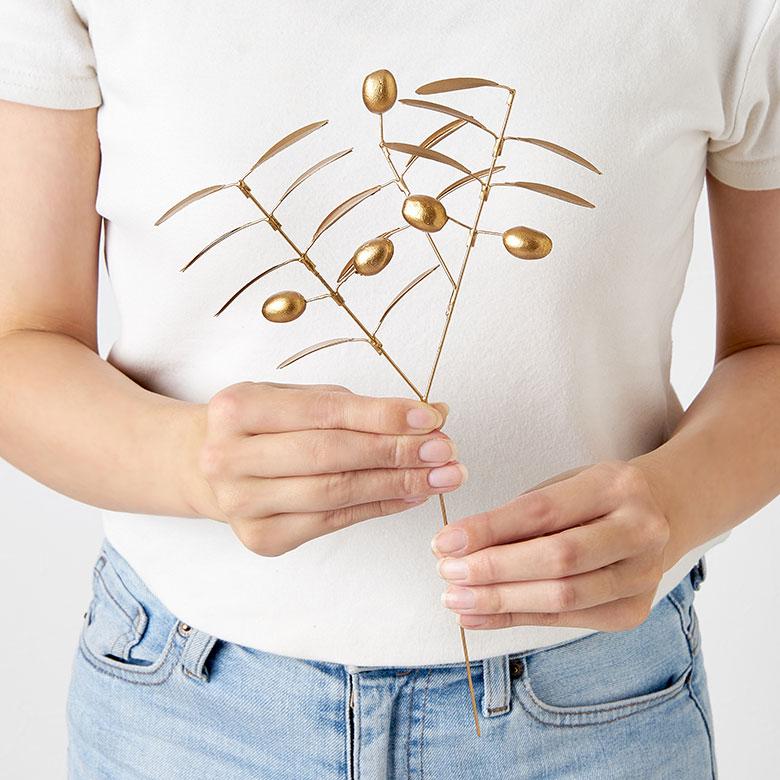 フェイク グリーン オリーブ 枝 造花 約 W 19cm D 6cm H 29cm ブリキ ゴールド おしゃれ クリスマス デコレーション インテリア パーティー 雑貨 西海岸 94743 | ブランド登録なし | 03