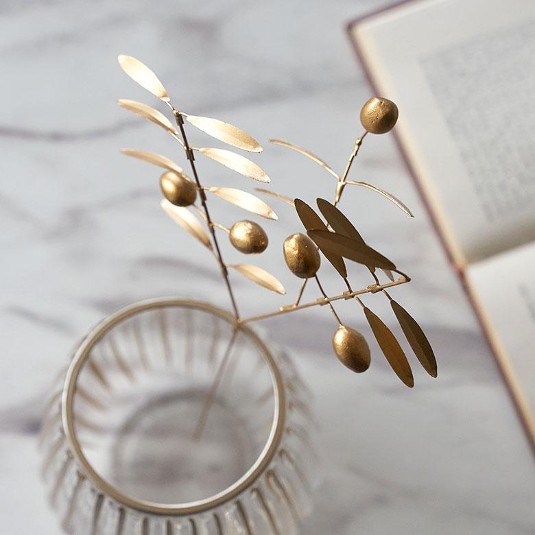 フェイク グリーン オリーブ 枝 造花 約 W 19cm D 6cm H 29cm ブリキ ゴールド おしゃれ クリスマス デコレーション インテリア パーティー 雑貨 西海岸 94743 | ブランド登録なし | 05