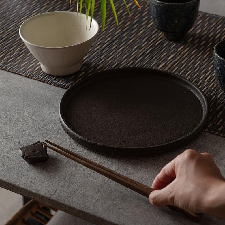 信楽焼 箸置き 逆さ富士 白 黒 電子レンジ 食洗器対応 和食器 日本製 おしゃれ 和風 カフェ 陶器 箸休め 箸枕 お箸置き カトラリーレスト スプーンレスト 94931 | ブランド登録なし | 07