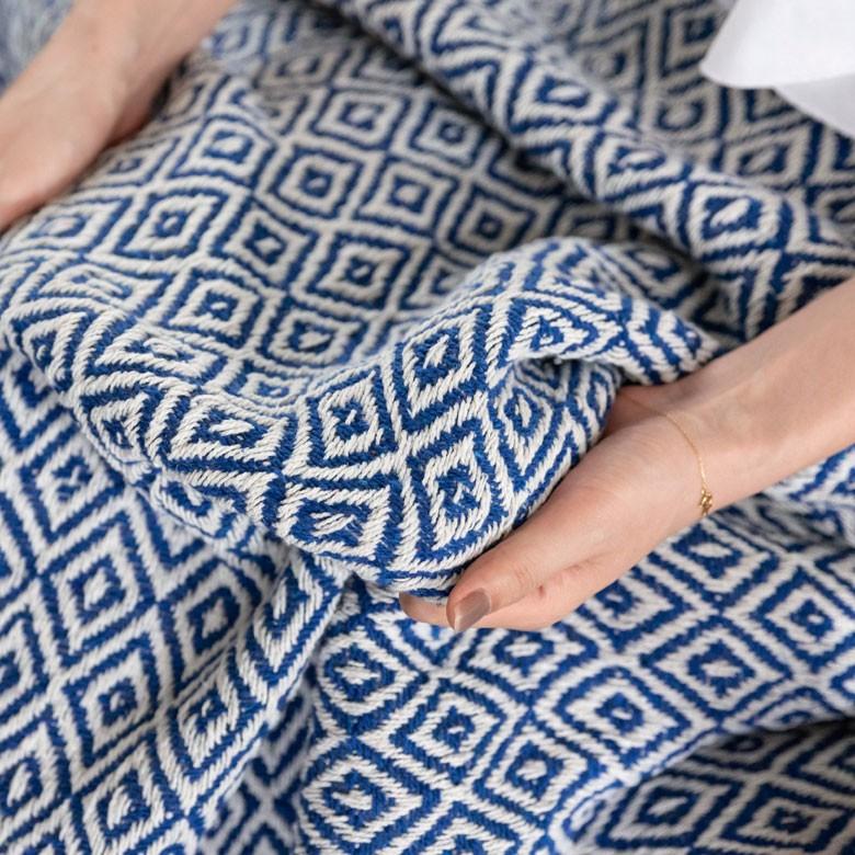 ブランケット ひざ掛け 約130×170cm 膝掛け ニットブランケット 毛布 大判 ブルー ジオメトリック柄 ダイヤモンド柄 肩掛 インド綿 コットン 防寒 a-3440 | ELEMENTS（インテリア） | 07