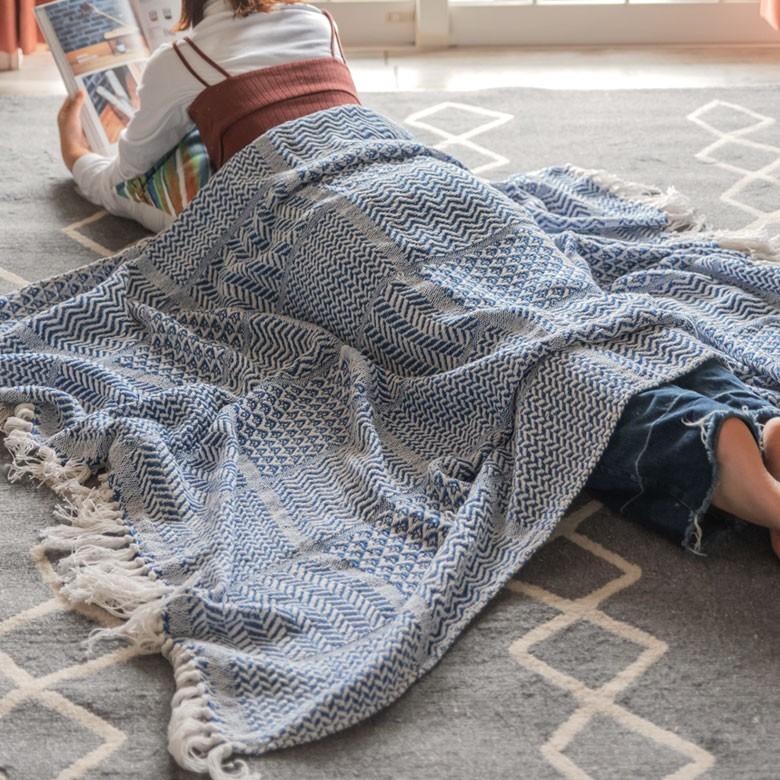 ブランケット ひざ掛け 約130×170cm 膝掛け ニットブランケット 毛布 大判 ブルー ジオメトリック柄 ダイヤモンド柄 肩掛 インド綿 コットン 防寒 a-3440 | ELEMENTS（インテリア） | 08