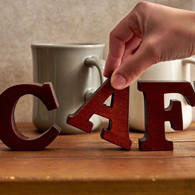 ELEMENTS アルファベット イニシャル オブジェ 木製 木彫り