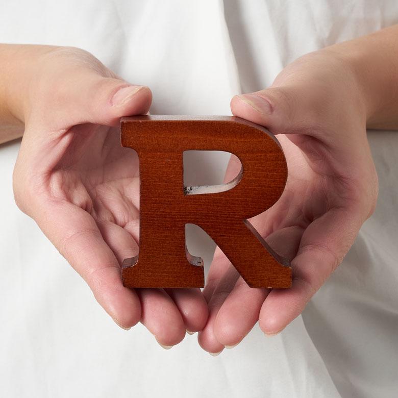 アルファベット イニシャル オブジェ 木製 木彫り K L M N O P Q R S T 無垢材 自立 店舗 飾り ネームプレート 西海岸 ビーチハウス 男前 メール便対応 b-11553 | ELEMENTS（インテリア） | 11