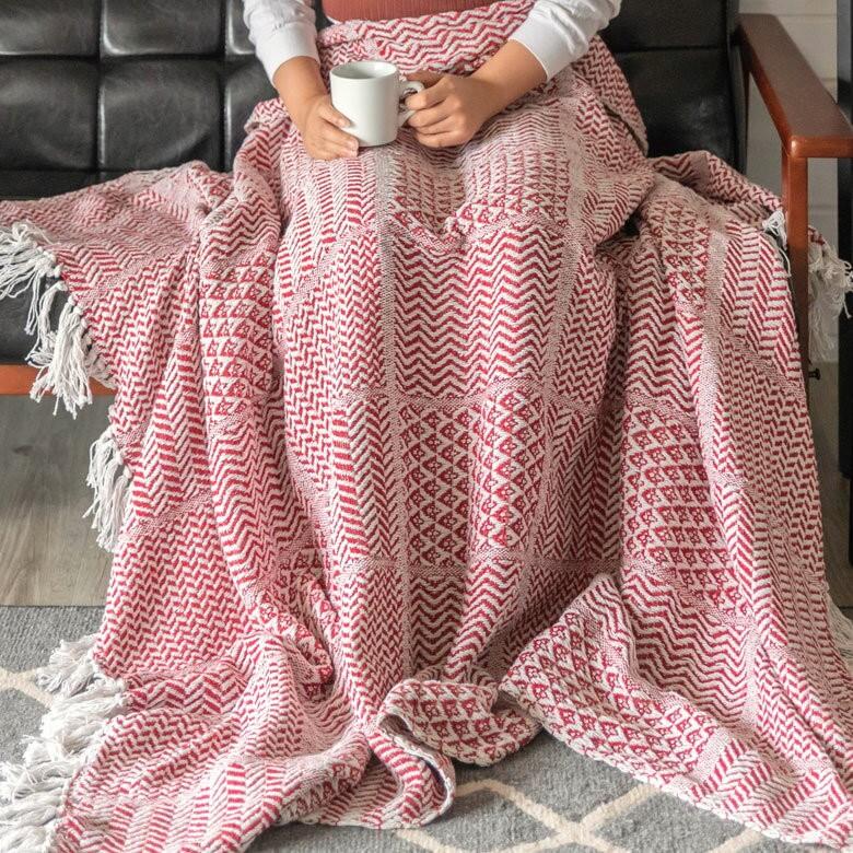 ブランケット ひざ掛け 約130×170cm 膝掛け ニットブランケット 毛布 大判 レッド ジオメトリック柄 ダイヤ柄 肩掛 インド綿 コットン 防寒 b-3440 | ブランド登録なし | 05