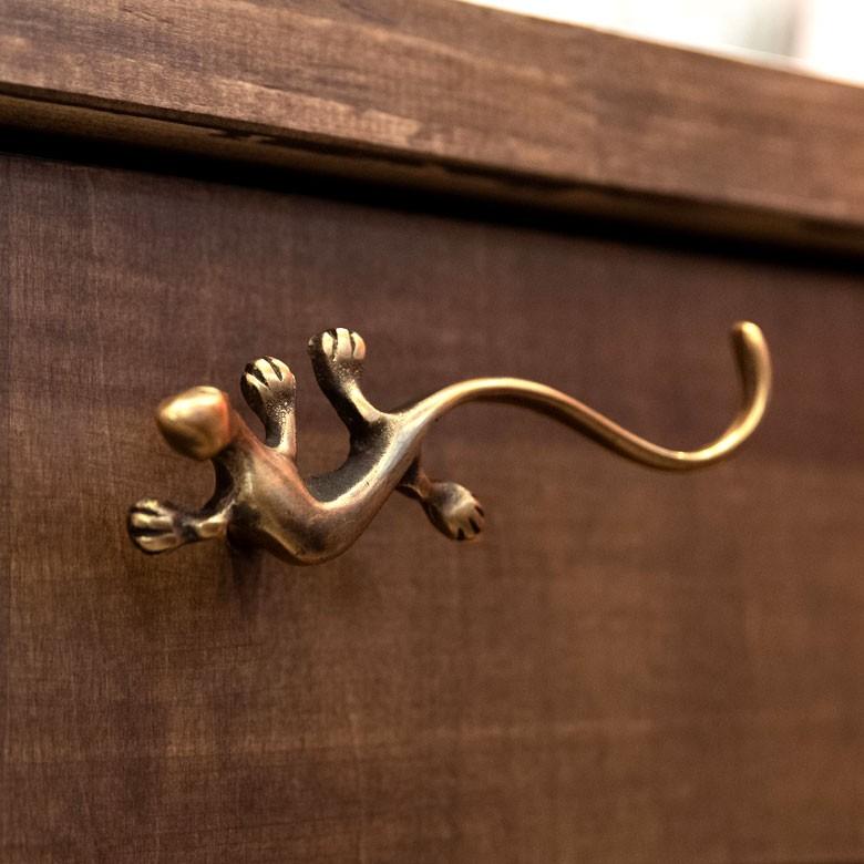 取っ手 ドアノブ 真鍮製 ヤモリ型 アンティーク風 つまみ DIY 付け替え 引き出し 家具 ハンドル 真鍮ノブ アジア工房 c-1375 | ブランド登録なし | 07