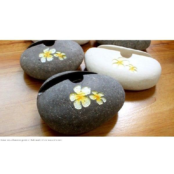 ナチュラルストーンのスマートフォンスタンド プルメリア 3色展開 アジア工房 s-1147 | ブランド登録なし | 03