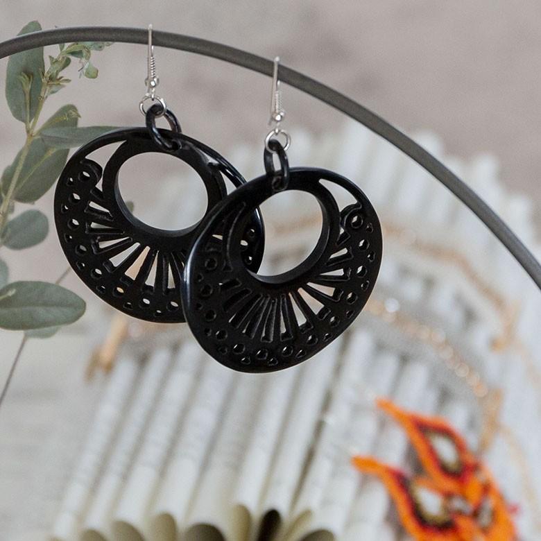 ピアス ブラック 揺れる キャトルホーン アジアン エスニック モダン バリ雑貨 透し彫り風 大人 おしゃれ vn50360 | ブランド登録なし | 04