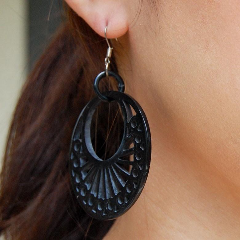 ピアス ブラック 揺れる キャトルホーン アジアン エスニック モダン バリ雑貨 透し彫り風 大人 おしゃれ vn50360 | ブランド登録なし | 08