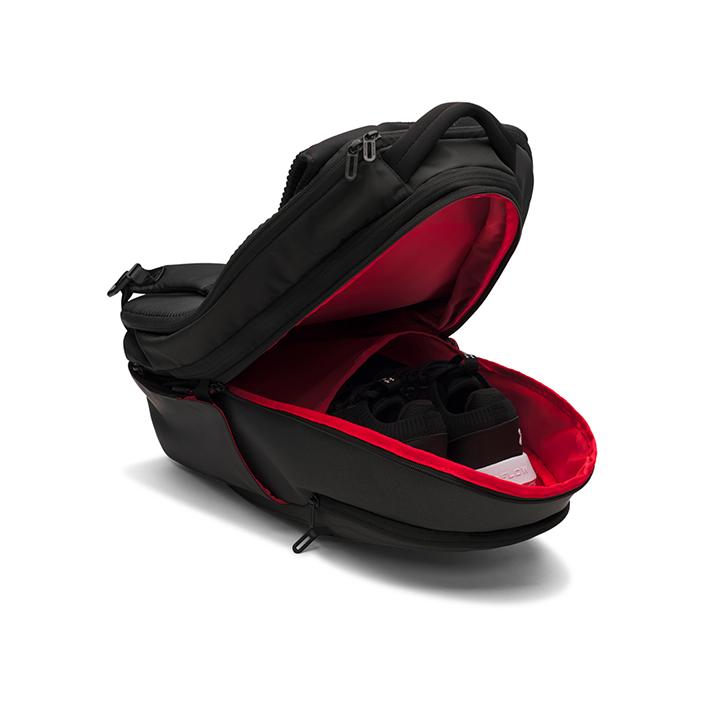 UNDER ARMOUR（アンダーアーマー） 重量感を軽減 撥水 リュックサック