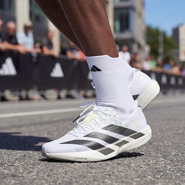 adidas（アディダス） 2026秋冬新色 メンズ ランニングシューズ adidas