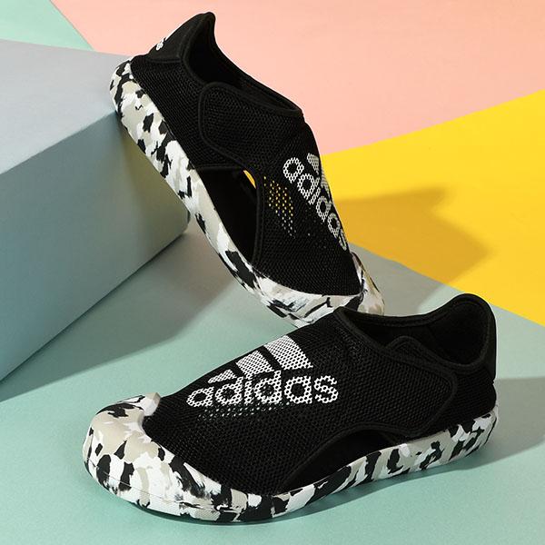 adidas（アディダス） 30%off つま先保護 水陸両用 キッズ サンダル