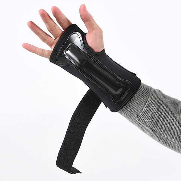 DAINESEリストガード （スキー・スノボ）【新品・未使用】 DAKINE（ダカイン） スノーボード WRIST GUARD リストガード