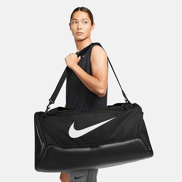 NIKE　新品　Jordan 　ボストンバッグ 　ブラック　63L　完売カラー 人気 ☆NIKE☆ JORDAN MONOGRAM ボストンバッグ 黒 男女兼用 (Nike