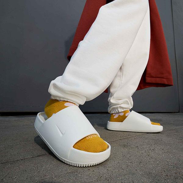 NIKE（ナイキ） ヒール高 4cm 厚底 サンダル レディース カーム