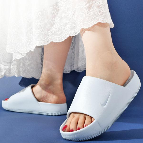 NIKE ヒール高 4cm ナイキ 厚底 サンダル レディース カーム