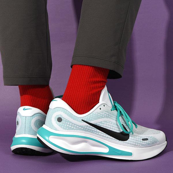 NIKE 25.5cm現品限り 36%OFF ナイキ ランニングシューズ 厚底 NIKE 25.5cm現品限り 36%OFF ナイキ ランニングシューズ 厚底