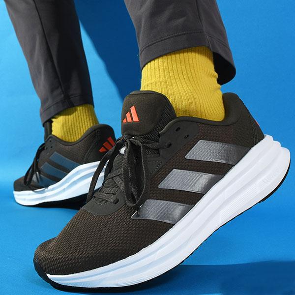 adidas（アディダス） 期間限定 30％off メンズ 厚底 幅広 ランニング 