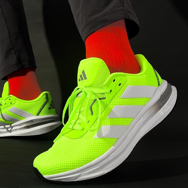 新品 定2.5万 adidas アディダス 軽量 ランニングシューズ 27cm adidas（アディダス） 【動画あり】2026春夏新色 メンズ ランニング