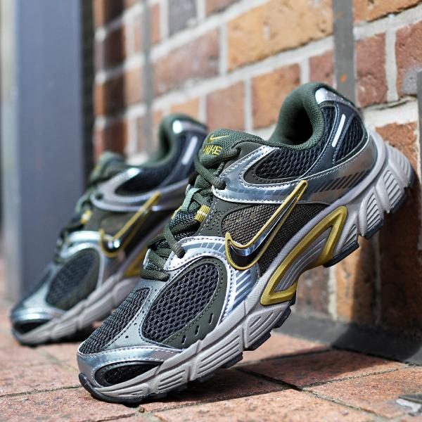 NIKE（ナイキ） 36%off 送料無料 スニーカー メンズ NIKE V5 RNR
