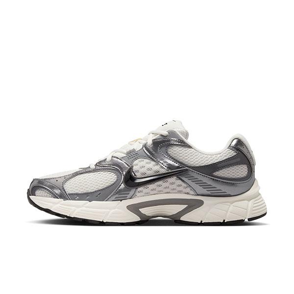 NIKE V5 RNR 厚底 Y2K ダッドスニーカー 未使用品25cm NIKE（ナイキ） 送料無料 スニーカー メンズ NIKE V5 RNR シューズ 靴
