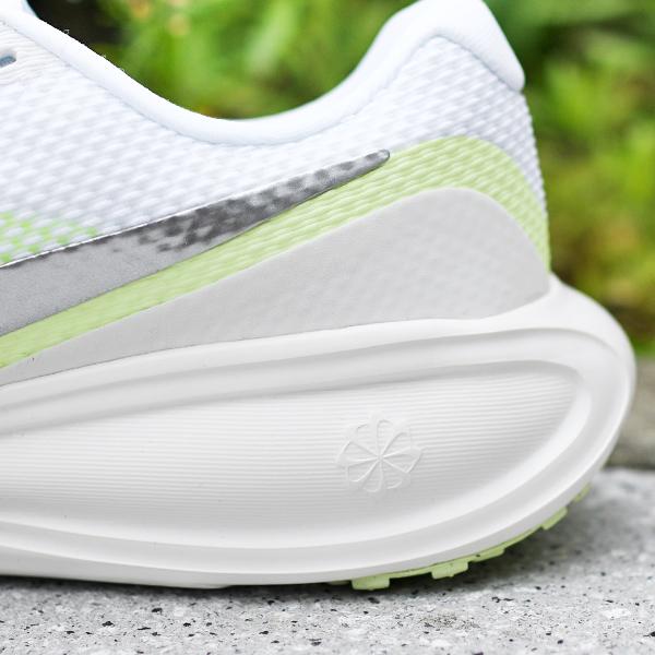 22%off ナイキ スニーカー ランニングシューズ レディース メンズ NIKE レボリューション 8 ランニング 靴 シューズ 部活 通学 hj8485 | NIKE | 18