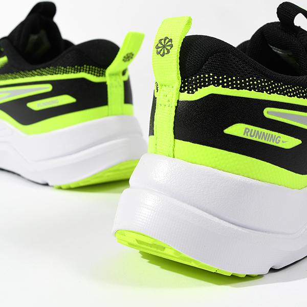 NIKE 30%off ナイキ スニーカー キッズ コズミック ランナー GS