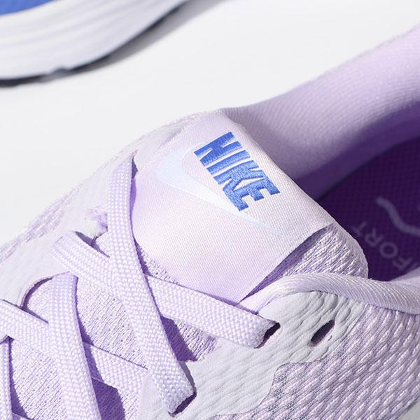NIKE（ナイキ） 幅広 スニーカー ランニングシューズ レディース