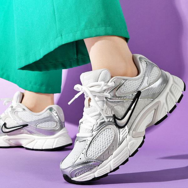 NIKE（ナイキ） 送料無料 スニーカー レディース メンズ NIKE V5 RNR