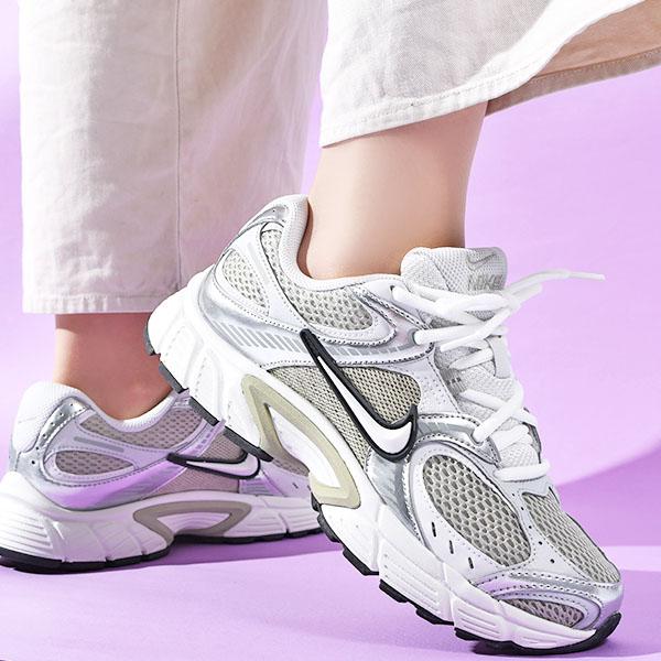 NIKE（ナイキ） 送料無料 スニーカー メンズ NIKE V5 RNR レトロ