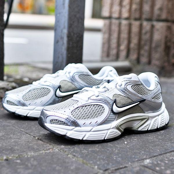 NIKE（ナイキ） 送料無料 スニーカー メンズ NIKE V5 RNR レトロ 