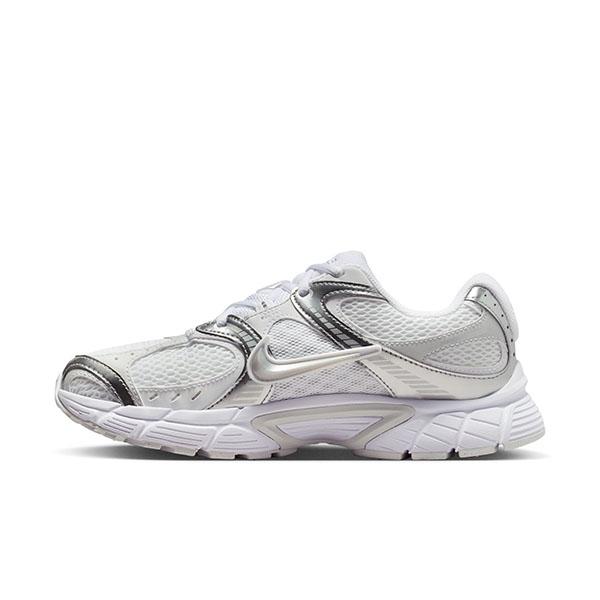 NIKE（ナイキ） 2026夏新作 送料無料 スニーカー レディース NIKE V5