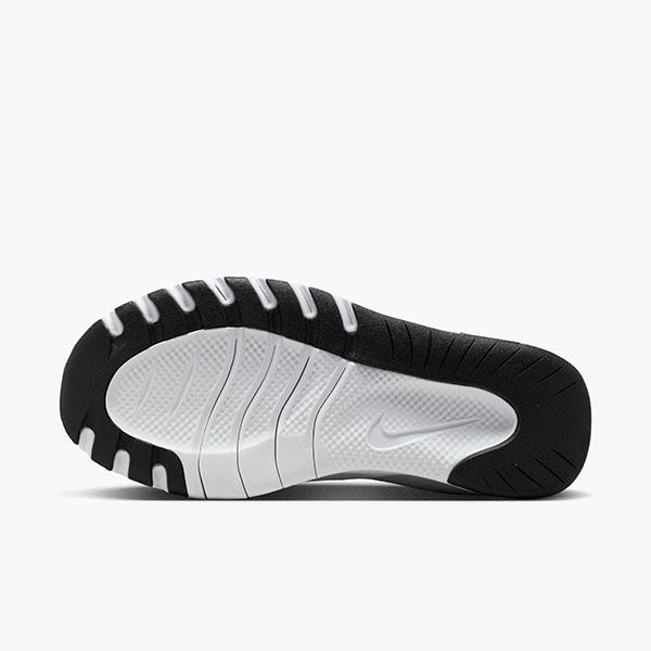 NIKE（ナイキ） かかとが踏める！ナイキ スニーカー レディース