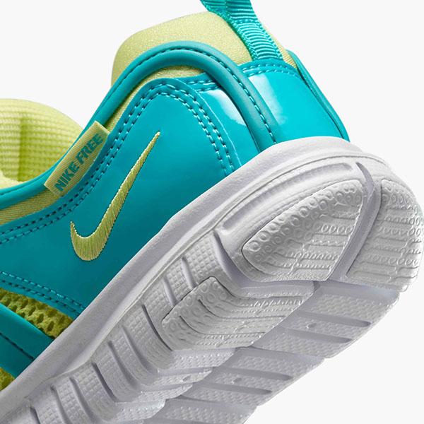 新品　NIKE ダイナモフリー　スニーカー　21.0㎝ 新品 ナイキ NIKE ダイナモフリー 21センチ 蛍光 オレンジ