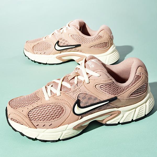 NIKE（ナイキ） 送料無料 スニーカー レディース NIKE V5 RNR レトロ
