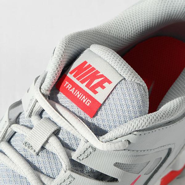NIKE（ナイキ） ソールで魅せる スニーカー レディース リアックス 8