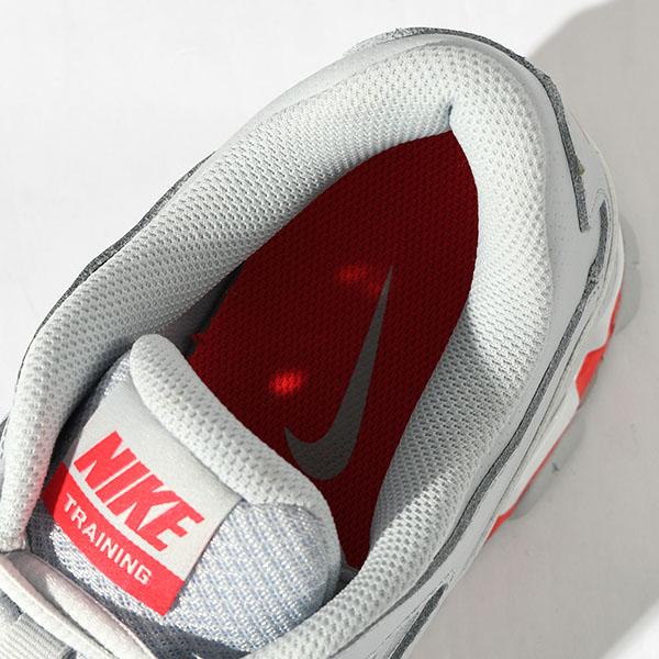 NIKE トレーニングシューズ ホワイト/レッド/シルバー NIKE（ナイキ） ソールで魅せる スニーカー メンズ レディース