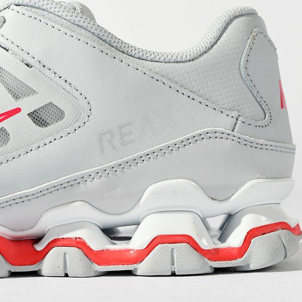 NIKE（ナイキ） ソールで魅せる スニーカー レディース リアックス 8
