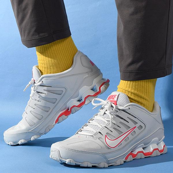NIKE（ナイキ） ソールで魅せる スニーカー レディース リアックス 8