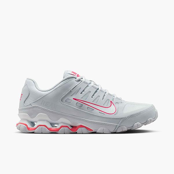 NIKE（ナイキ） ソールで魅せる スニーカー レディース リアックス 8