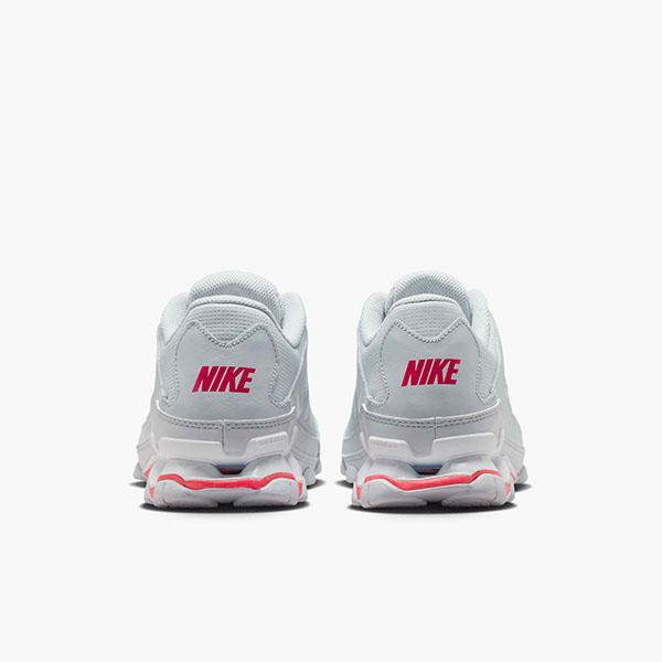 NIKE（ナイキ） ソールで魅せる スニーカー レディース リアックス 8