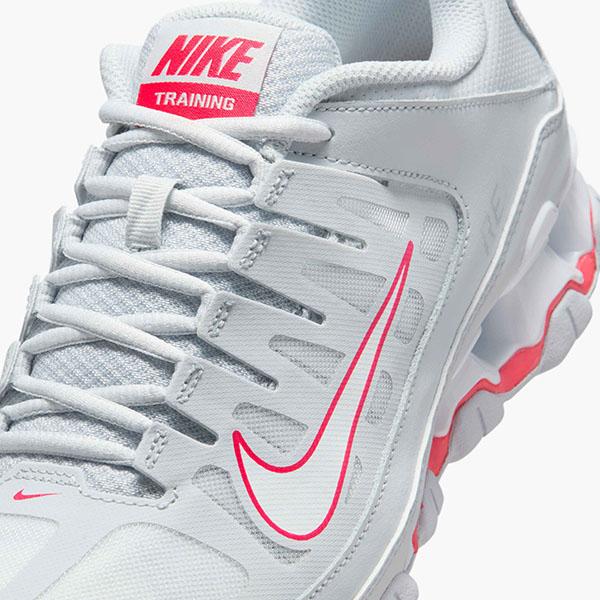 NIKE（ナイキ） ソールで魅せる スニーカー レディース リアックス 8