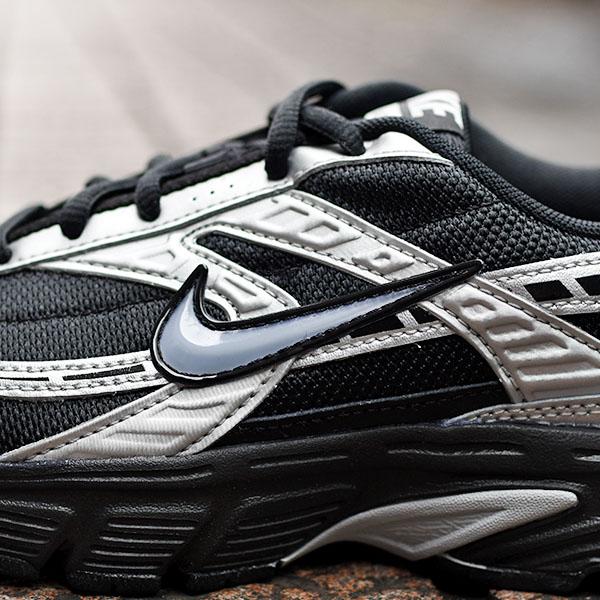 NIKE（ナイキ） スニーカー レディース メンズ イニシエーター