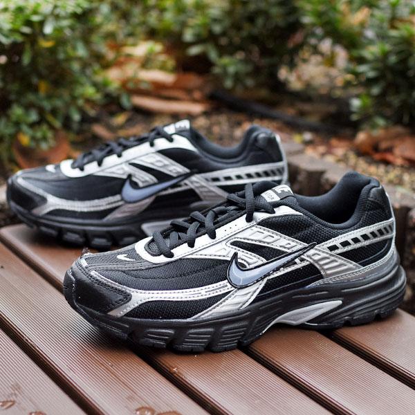 NIKE（ナイキ） スニーカー レディース メンズ イニシエーター